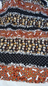 rag-quilt-black-brown-dog